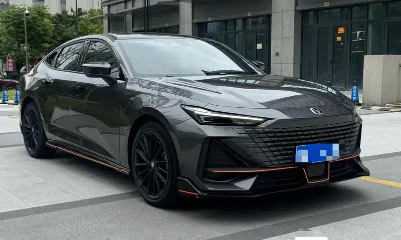 Changan UNI-V 2023 1.5T Sport Edition — миниатюра 3