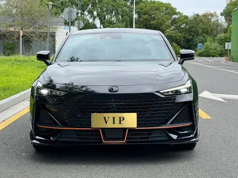 Changan UNI-V 2022 1.5T Sport Edition — миниатюра 2