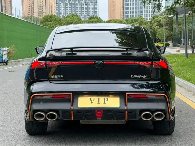 Changan UNI-V 2022 1.5T Sport Edition — миниатюра 5