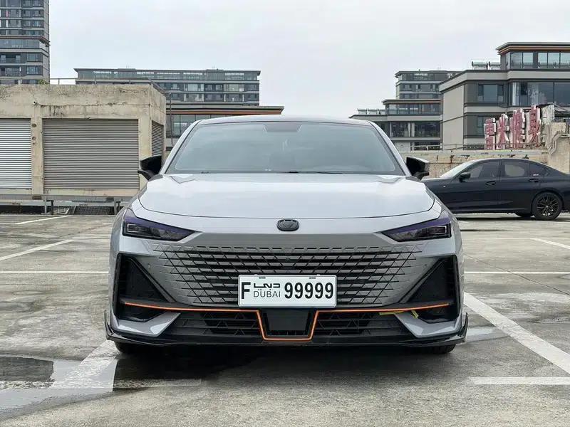 Changan UNI-V 2023 1.5T Sport Edition — миниатюра 2
