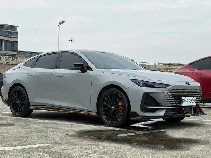 Changan UNI-V 2023 1.5T Sport Edition — миниатюра 3