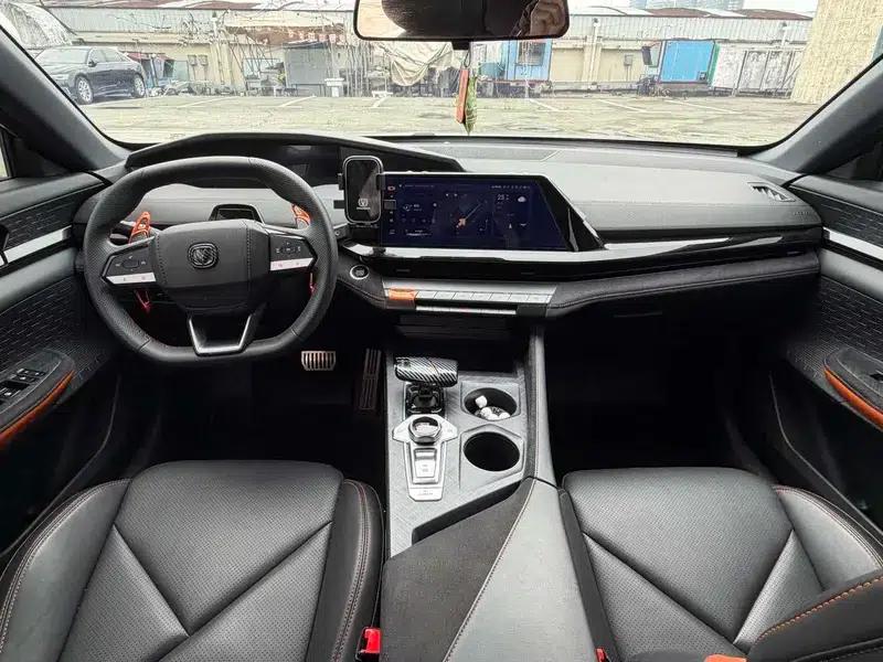 Changan UNI-V 2023 1.5T Sport Edition — миниатюра 9
