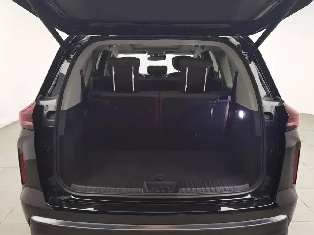 Starlight Moon 2023 400T 2WD Star Edition 7-Seater — миниатюра 16