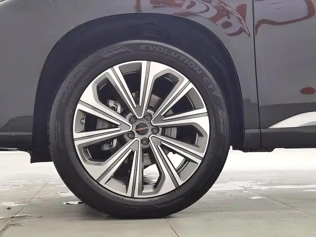 Starlight Moon 2023 400T 2WD Star Edition 7-Seater — миниатюра 17