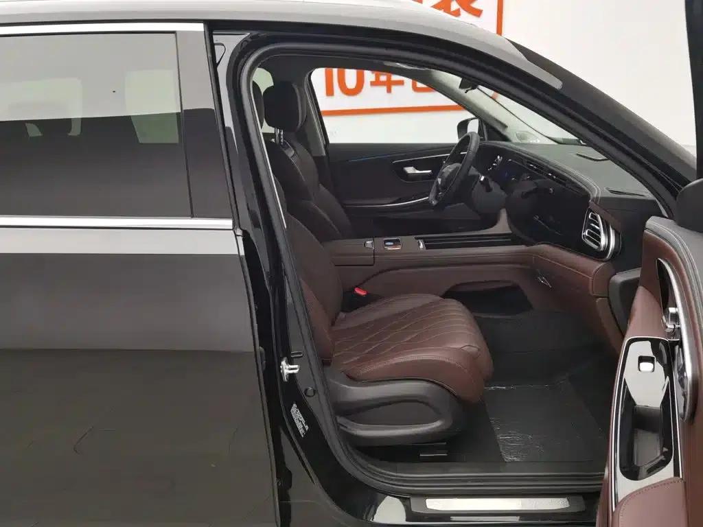 Starlight Moon 2023 400T 2WD Star Edition 7-Seater — миниатюра 23