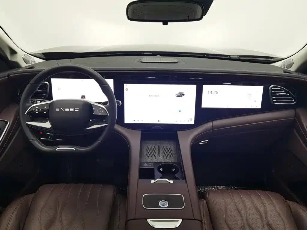 Starlight Moon 2023 400T 2WD Star Edition 7-Seater — миниатюра 5