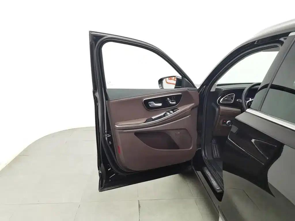 Starlight Moon 2023 400T 2WD Star Edition 7-Seater — миниатюра 8