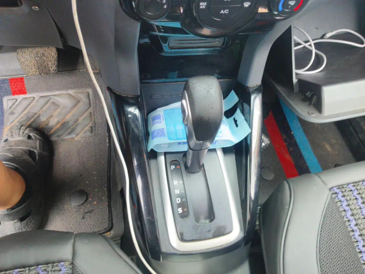Ford EcoSport 2013 1.5L Automatic Fashion Model — миниатюра 14