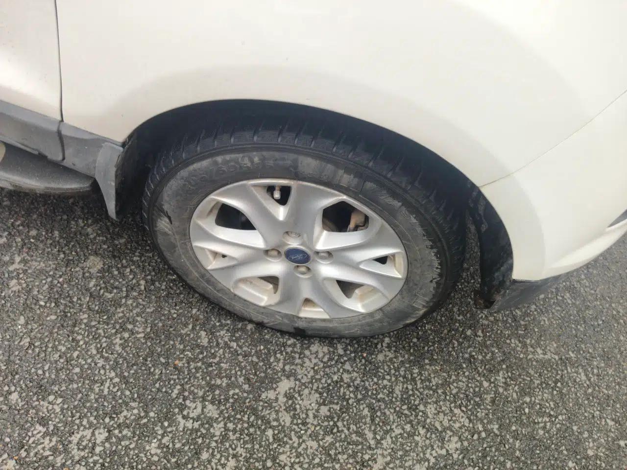 Ford EcoSport 2013 1.5L Automatic Fashion Model — миниатюра 8