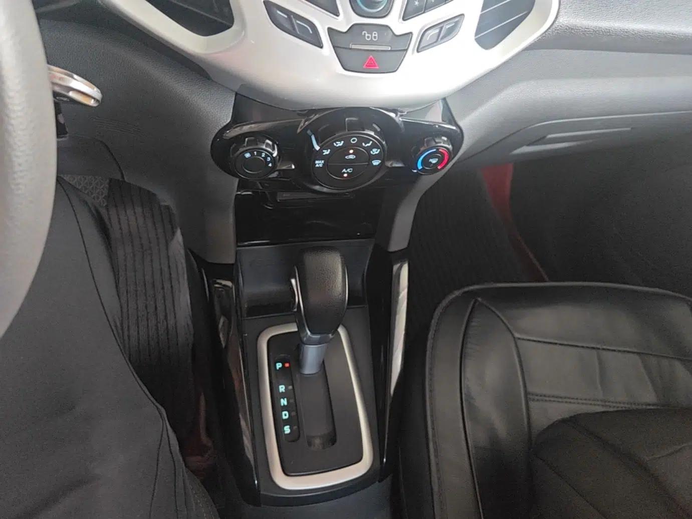 Ford EcoSport 2013 1.5L Automatic Fashion Model — миниатюра 16