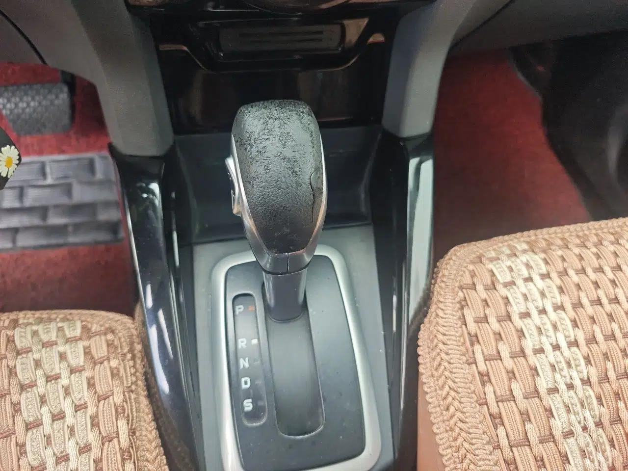Ford EcoSport 2013 1.5L Automatic Fashion Model — миниатюра 14