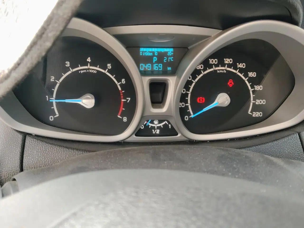 Ford EcoSport 2013 1.5L Automatic Prestige Model — миниатюра 11