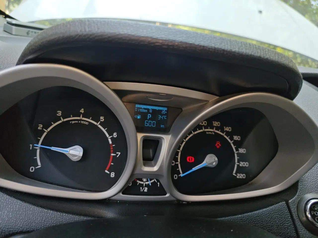 Ford EcoSport 2013 1.5L Automatic Prestige Model — миниатюра 11