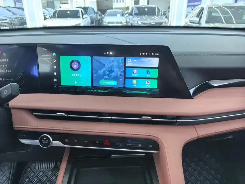 Changan CS75 PLUS 2024 Model, Third Generation, Champion Edition, 1.5T Automatic Intelligent Driving Leading Type — миниатюра 11