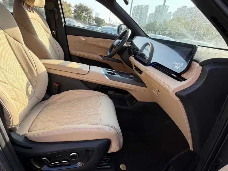 Changan CS75 PLUS 2025 Fourth Generation 1.5T New Blue Whale Smart Flagship Edition — миниатюра 9