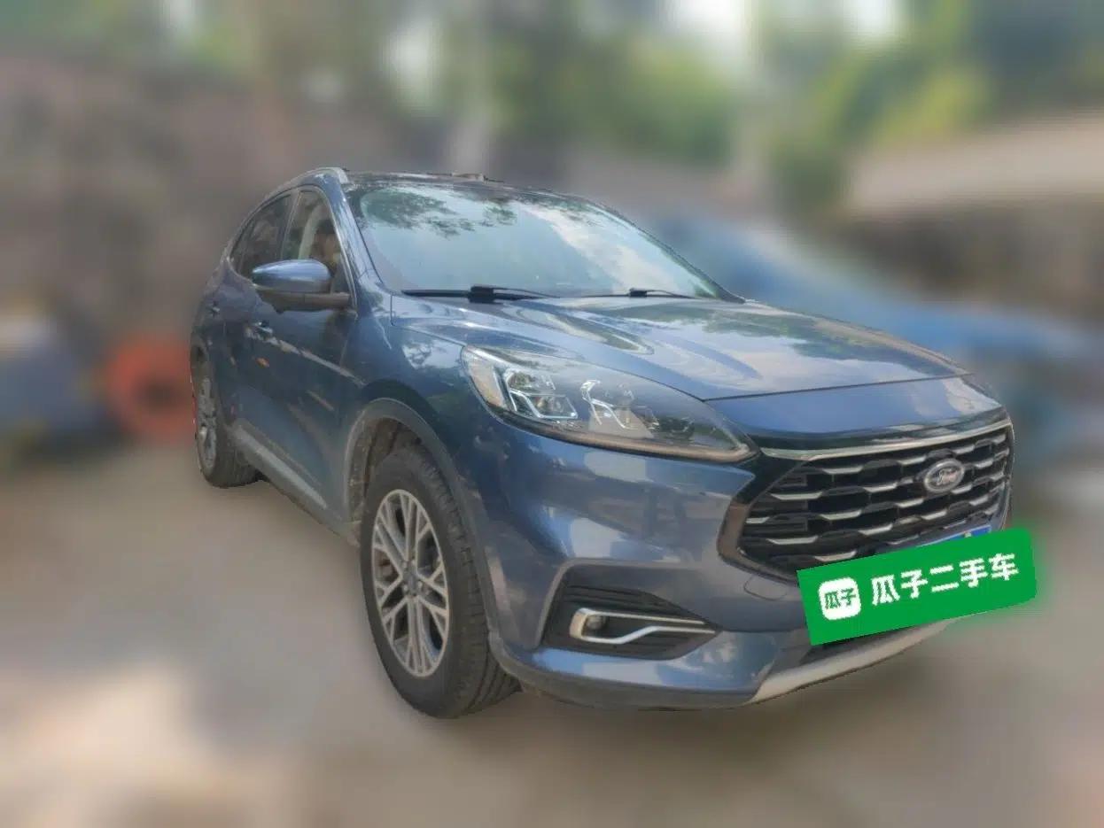 Ford Escape 2020 EcoBoost 245 Two-Wheel-Drive Titanium Edition — миниатюра 3
