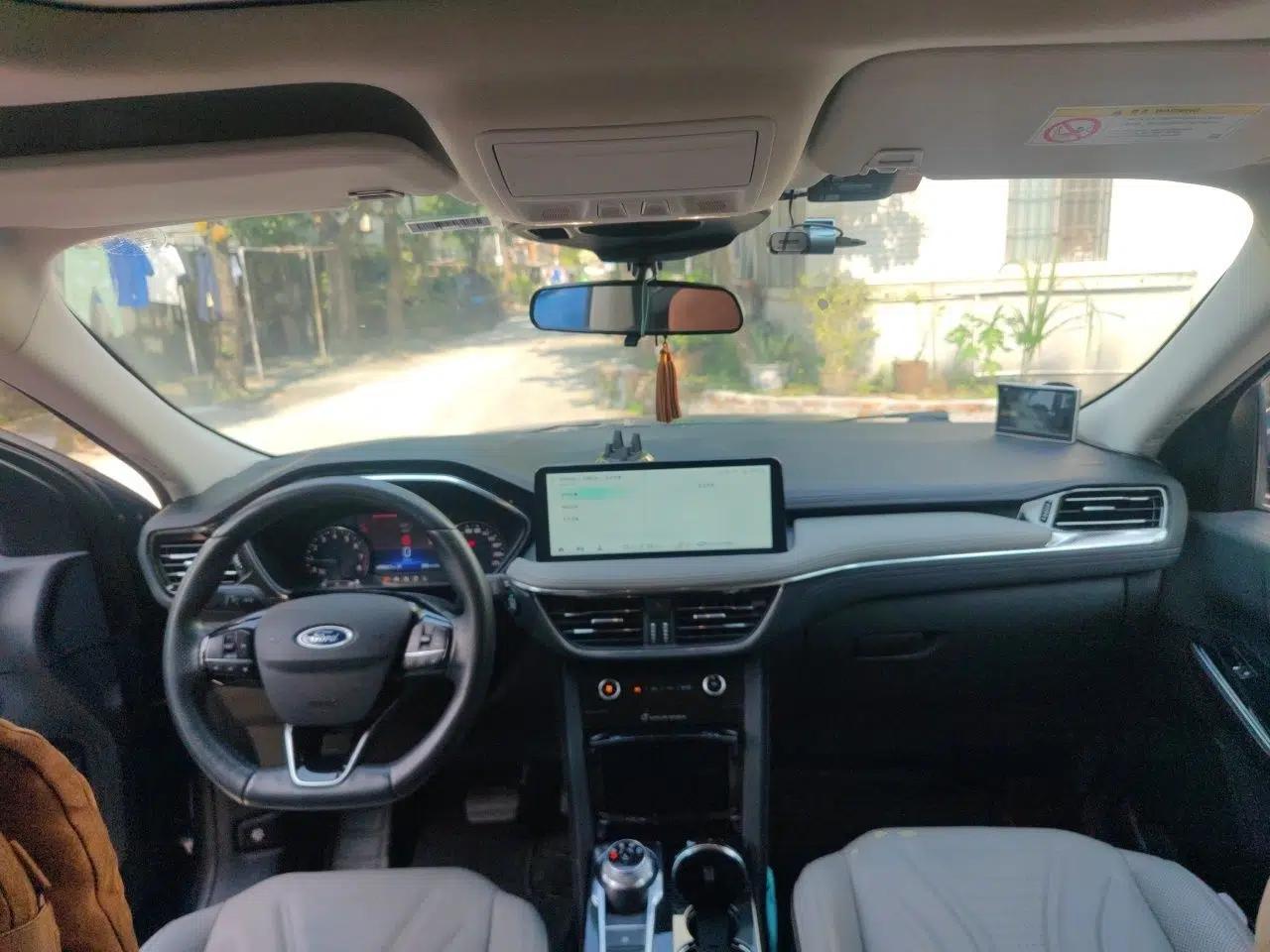 Ford Escape 2020 EcoBoost 245 Two-Wheel-Drive Titanium Edition — миниатюра 9