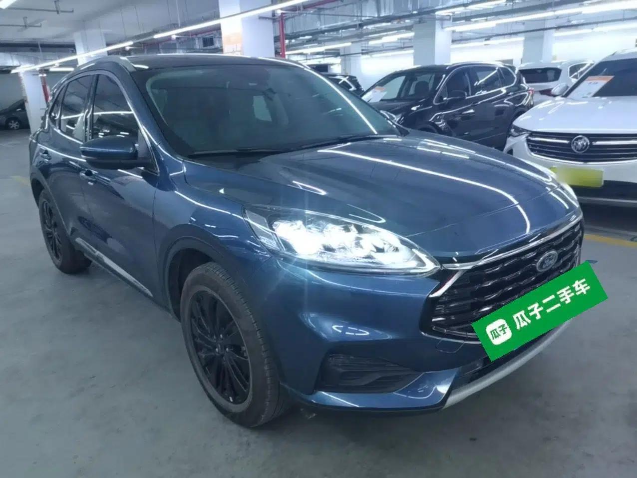 Ford Escape 2024 EcoBoost 245 Two-Wheel-Drive Titanium Edition — миниатюра 3