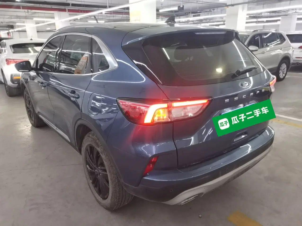 Ford Escape 2024 EcoBoost 245 Two-Wheel-Drive Titanium Edition — миниатюра 4