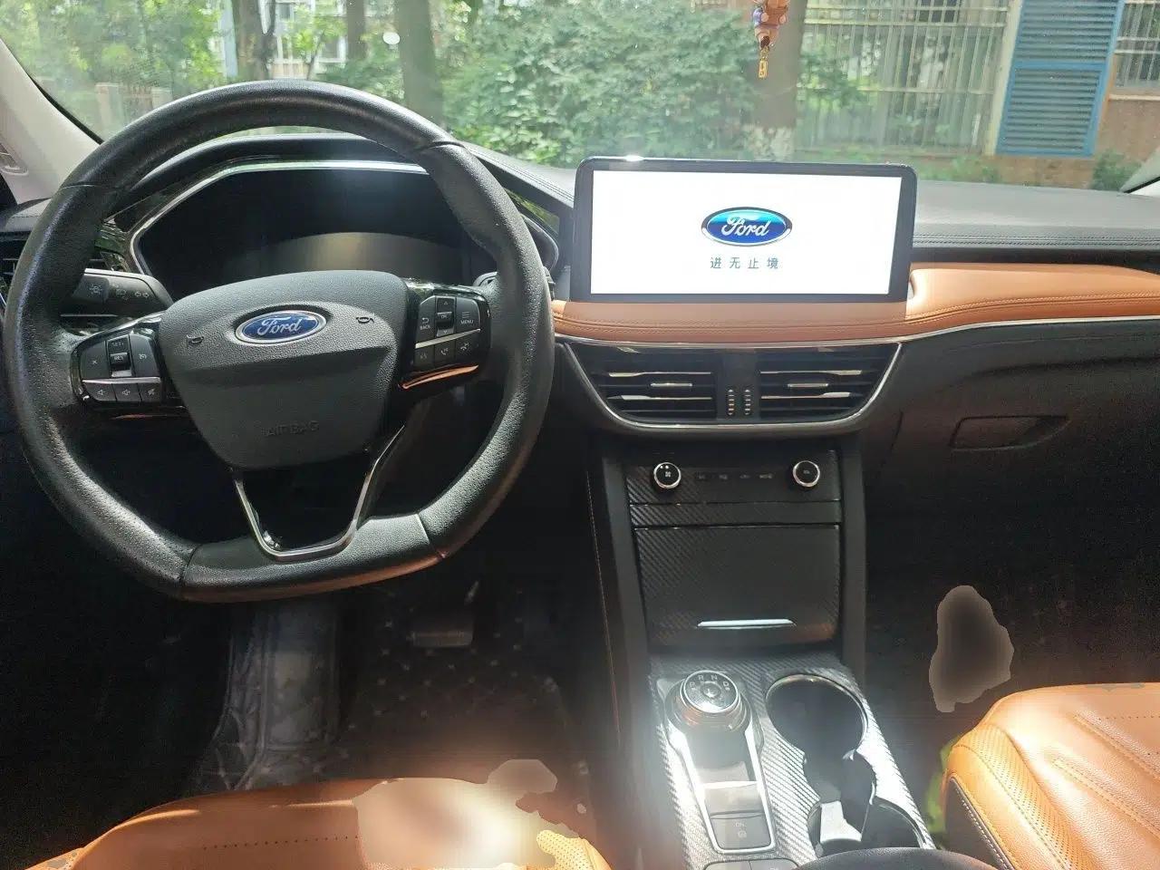 Ford Escape 2020 EcoBoost 245 Four-Wheel Drive Luxury Edition — миниатюра 9