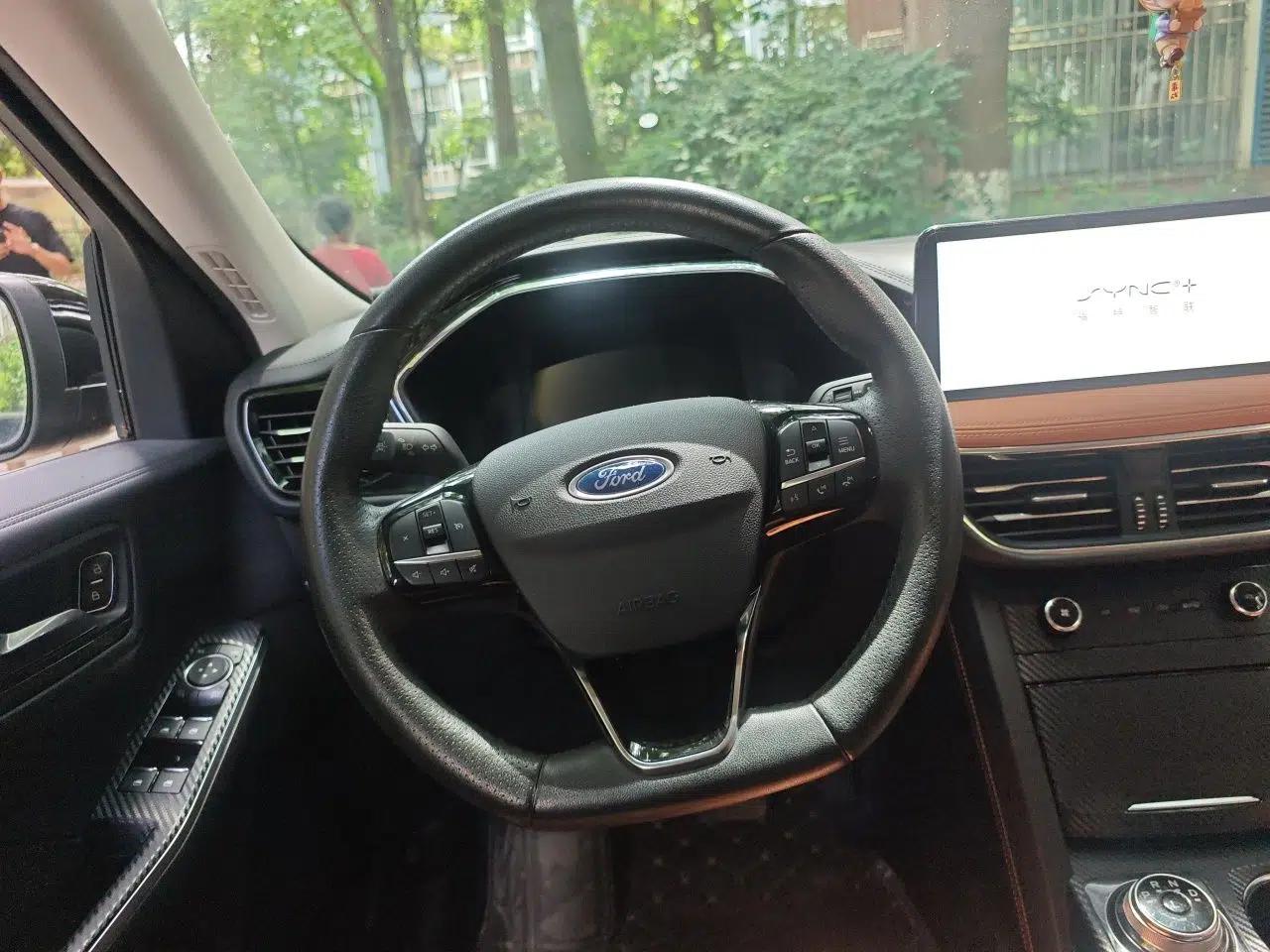 Ford Escape 2020 EcoBoost 245 Four-Wheel Drive Luxury Edition — миниатюра 10