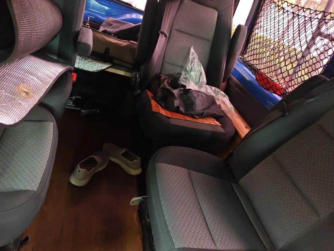 Ford Transit Custom 2016 2.2T Short Wheelbase 6-Seater Mid-Height Multi-Purpose Vehicle — миниатюра 17