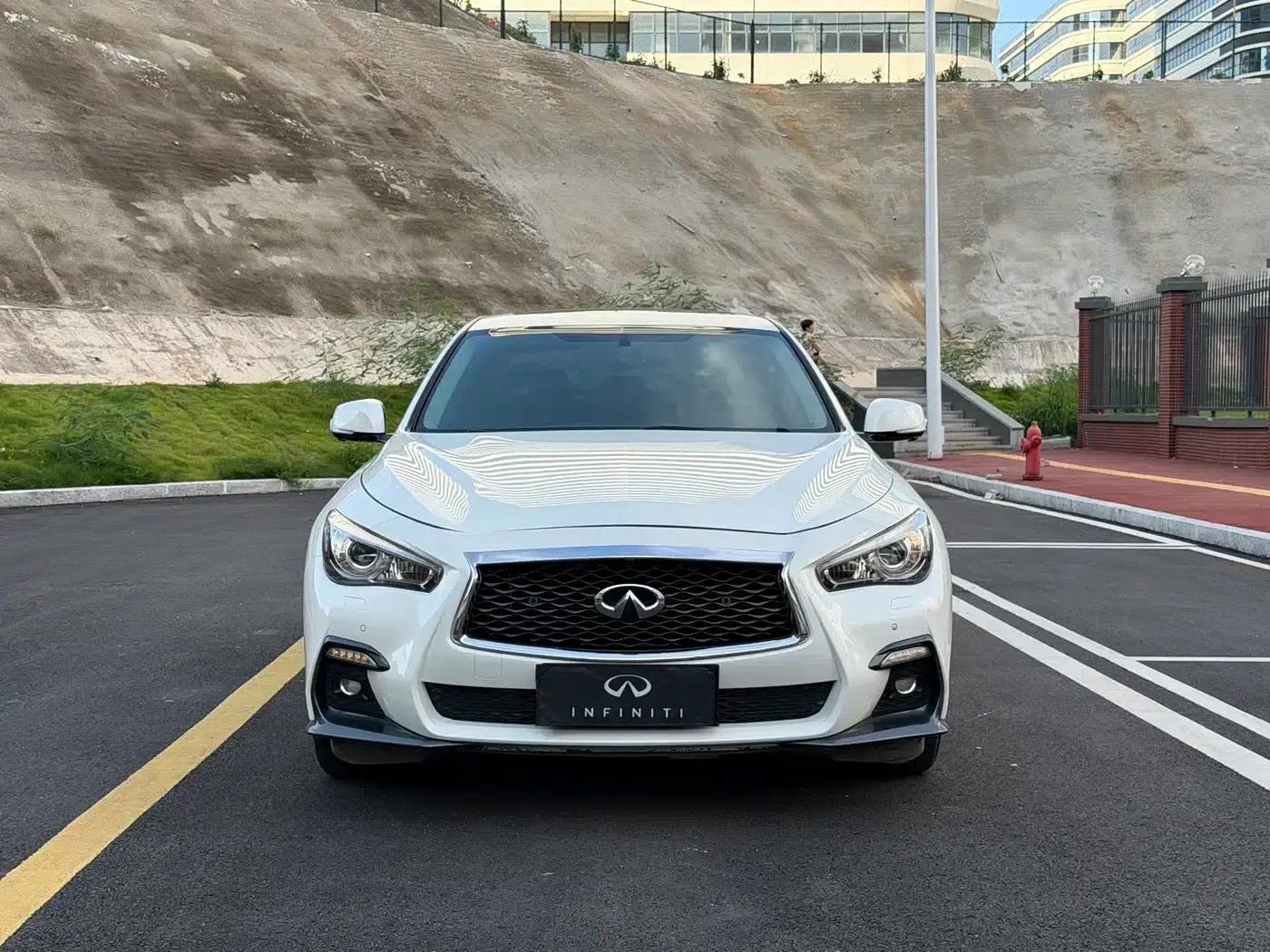 Infiniti Q50L 2019 2.0T 30th Anniversary Limited Edition — миниатюра 2
