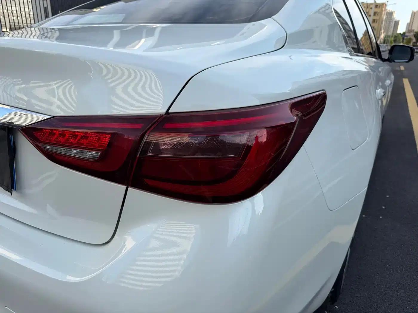 Infiniti Q50L 2019 2.0T 30th Anniversary Limited Edition — миниатюра 16