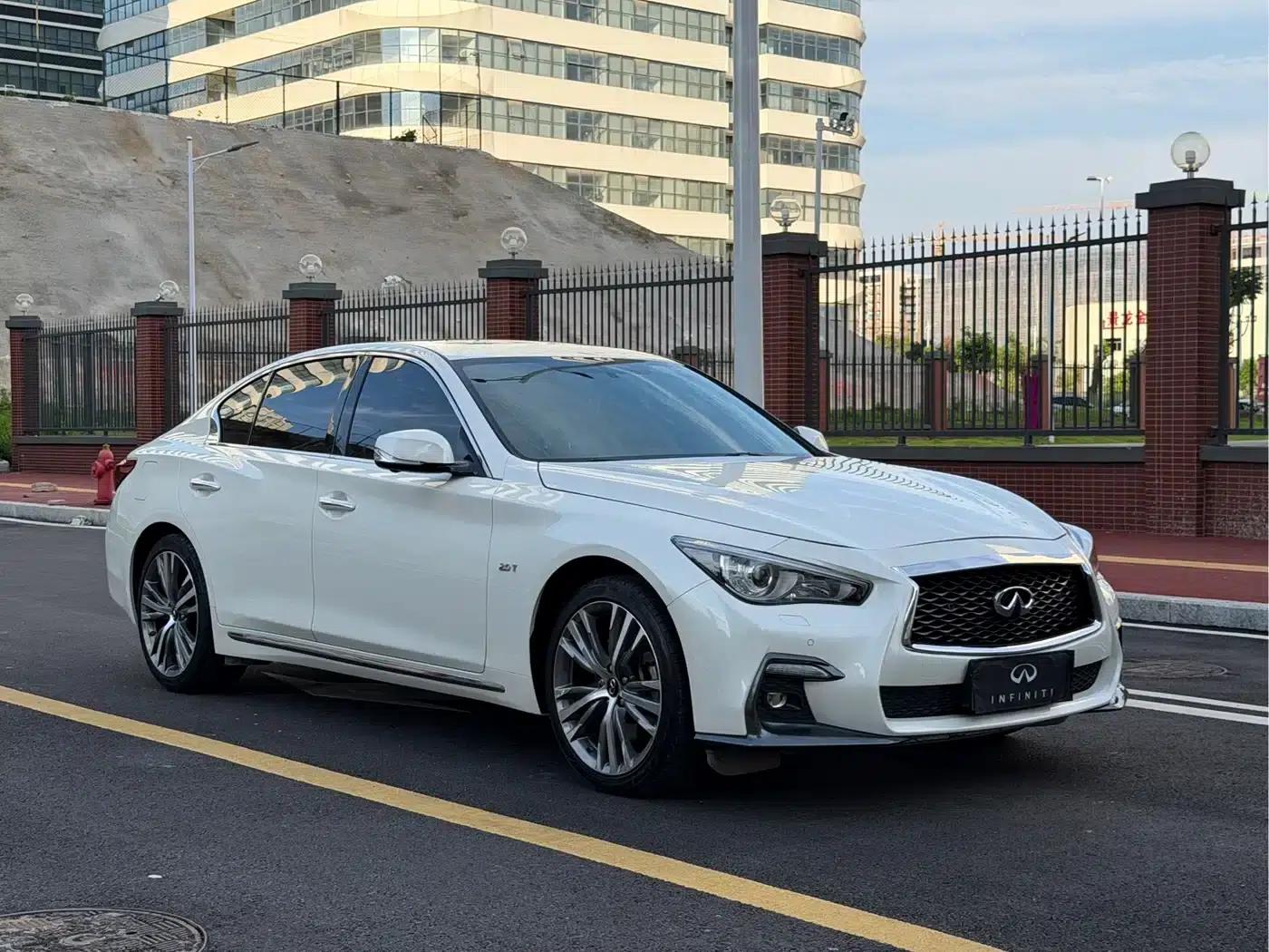 Infiniti Q50L 2019 2.0T 30th Anniversary Limited Edition — миниатюра 3