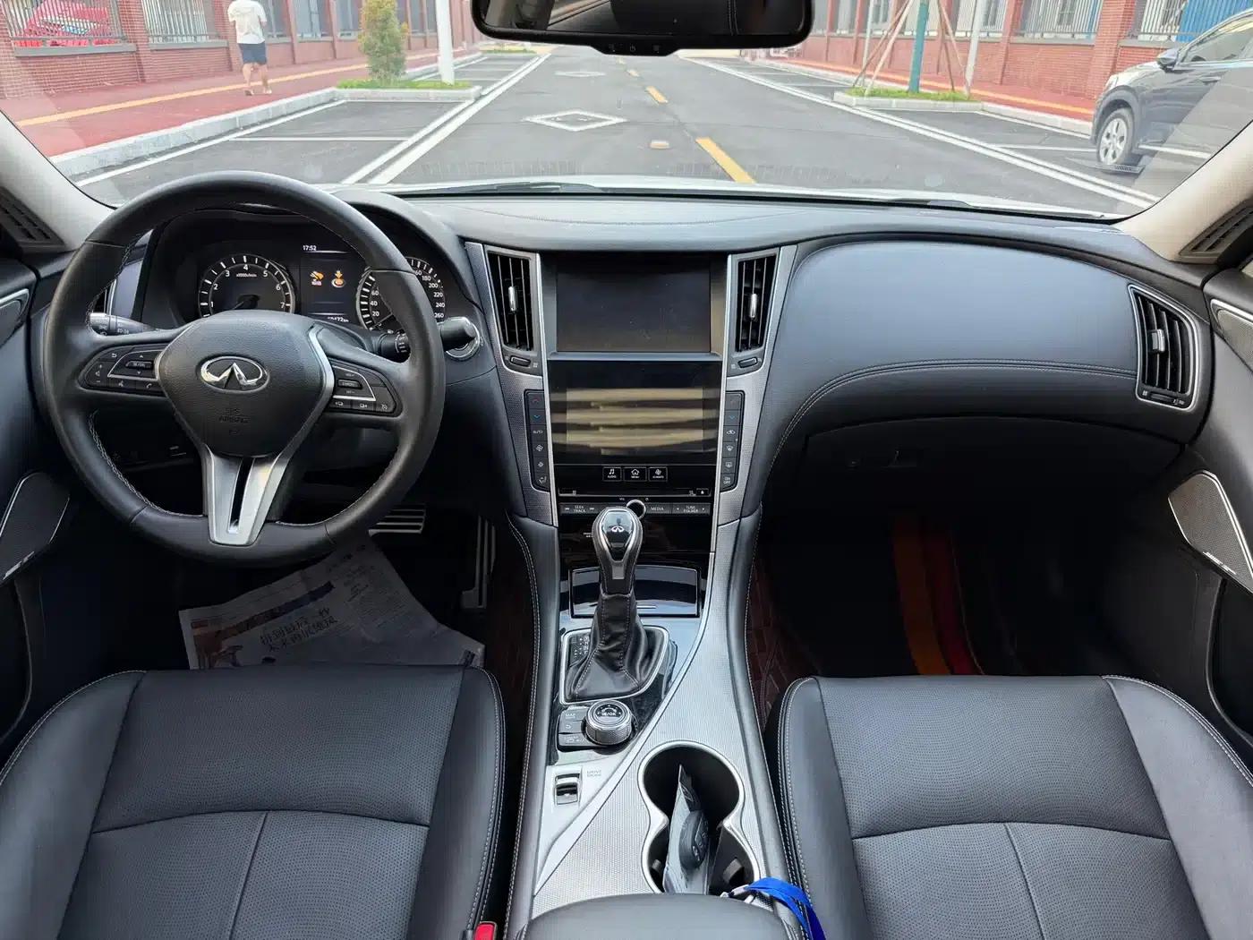 Infiniti Q50L 2019 2.0T 30th Anniversary Limited Edition — миниатюра 10