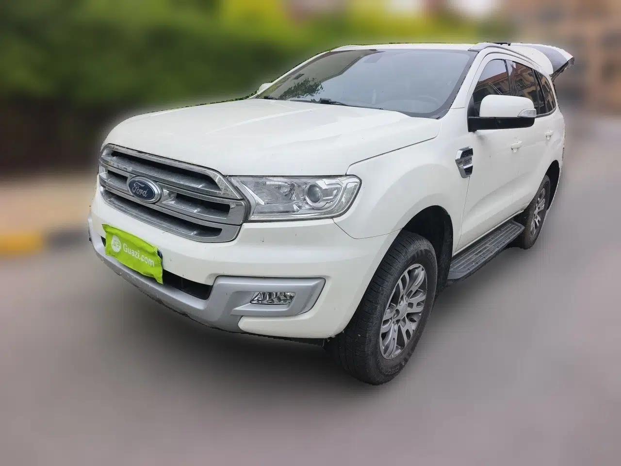 Ford Everest 2017 2.0T Gasoline Automatic 4x4 Luxury Edition 5 Seats — миниатюра 1