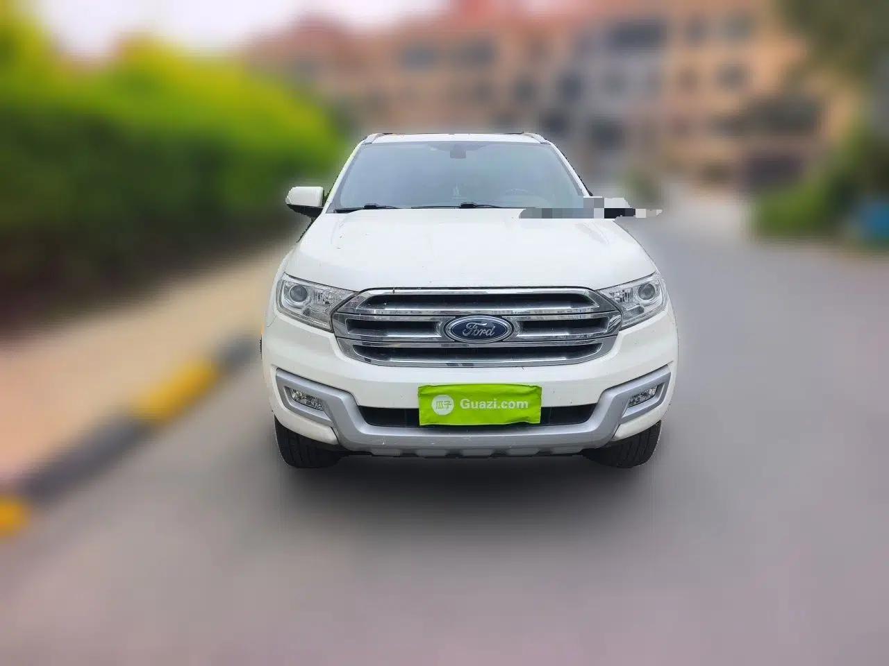 Ford Everest 2017 2.0T Gasoline Automatic 4x4 Luxury Edition 5 Seats — миниатюра 2