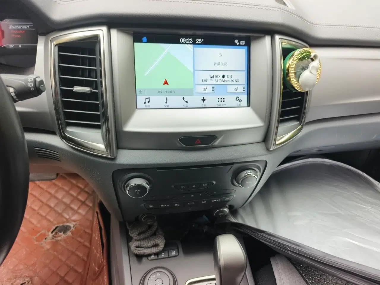 Ford Everest 2017 2.0T Gasoline Automatic 4x4 Luxury Edition 5 Seats — миниатюра 10