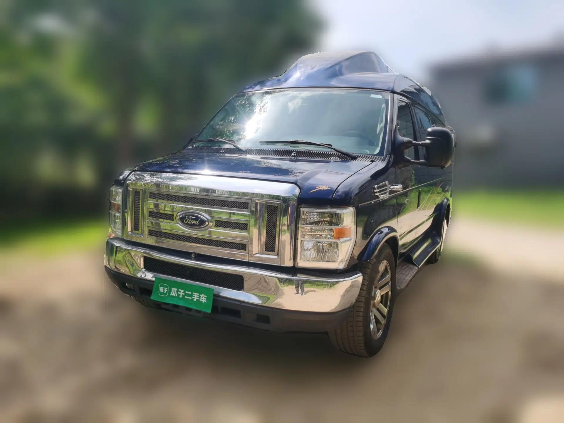 Ford E350 2011 5.4L Standard Yacht Edition — миниатюра 1