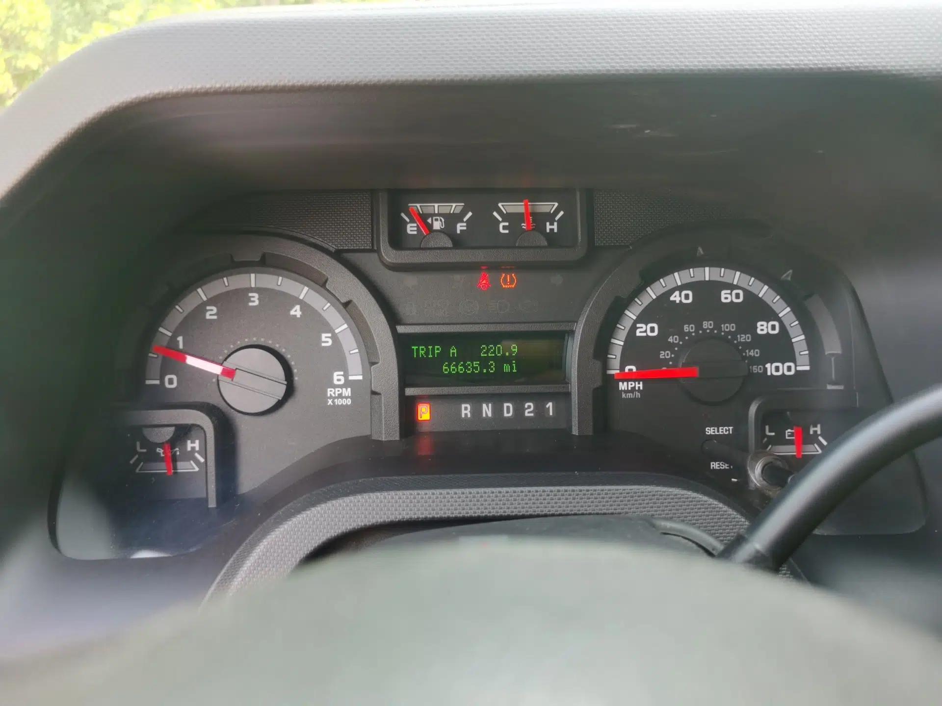 Ford E350 2011 5.4L Standard Yacht Edition — миниатюра 11
