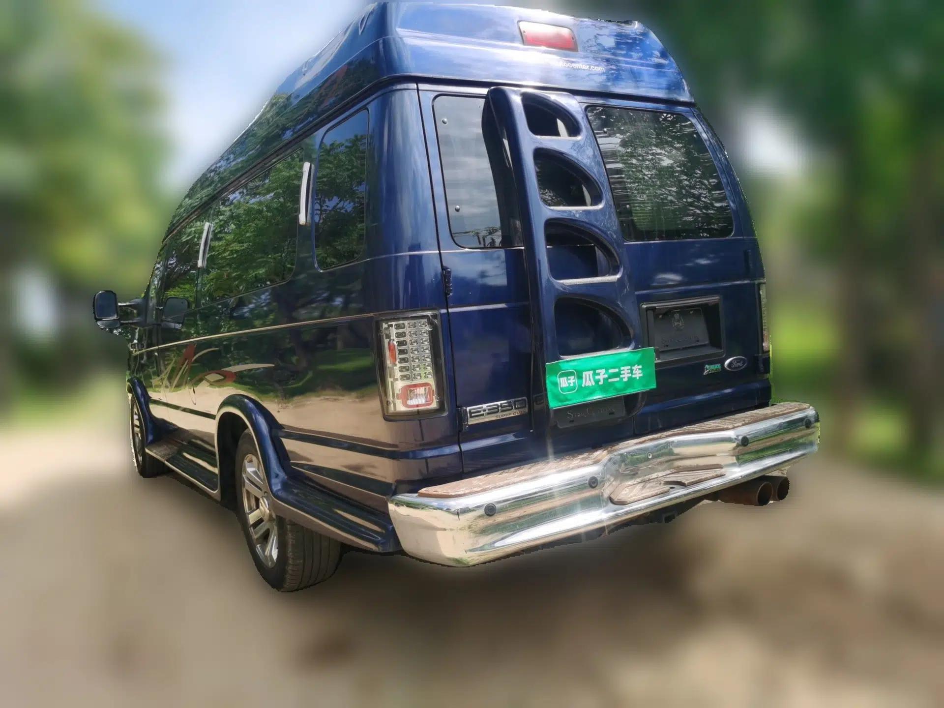 Ford E350 2011 5.4L Standard Yacht Edition — миниатюра 4