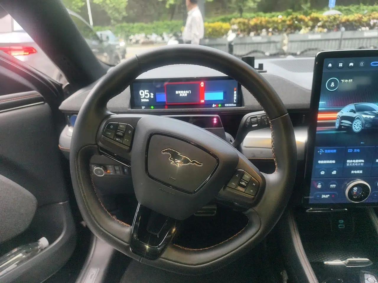 Ford Mustang Mach-E 2021 GT Model — миниатюра 10