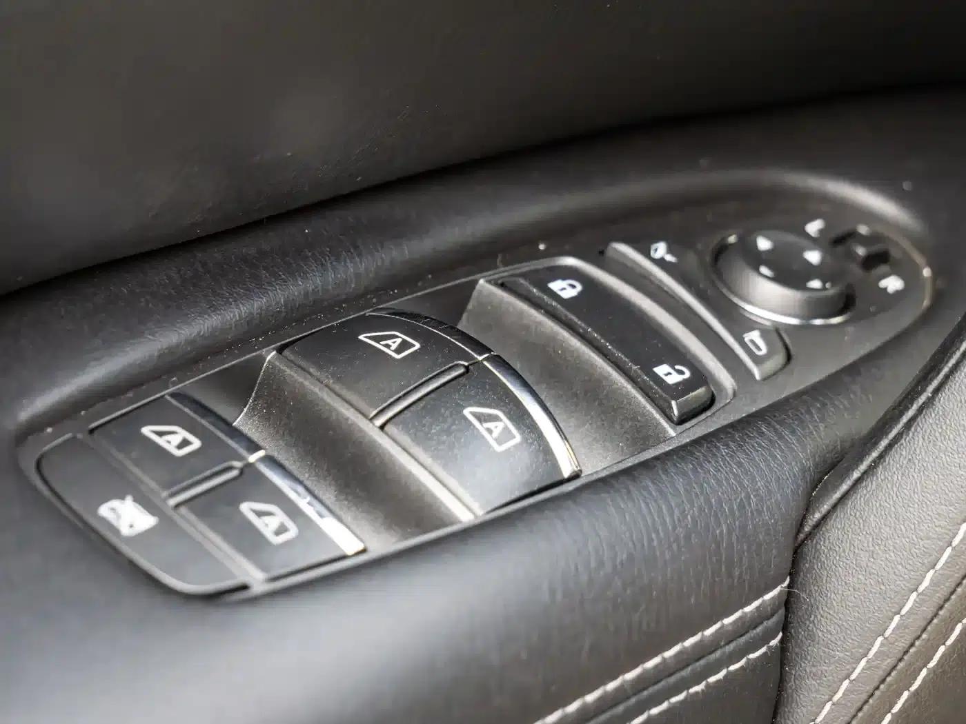 Infiniti QX80 2016 5.6L 4WD — миниатюра 26