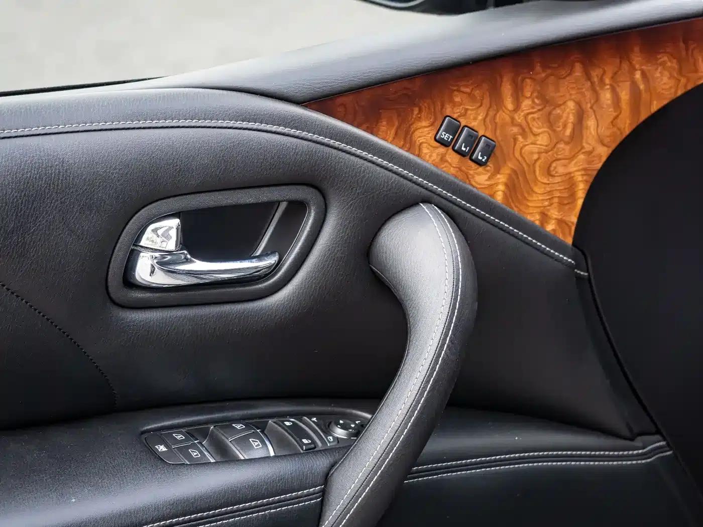 Infiniti QX80 2016 5.6L 4WD — миниатюра 28