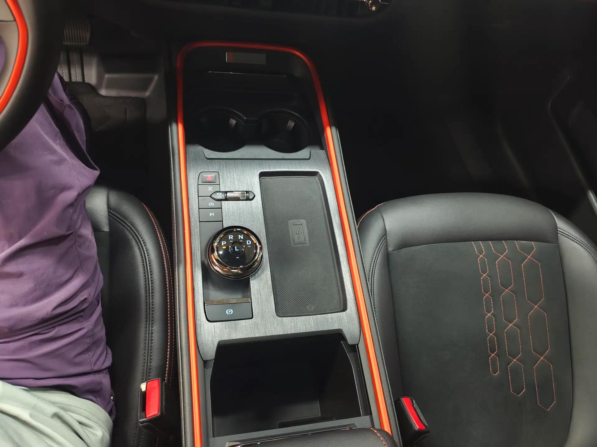 Ford EVOS 2022 EcoBoost 245 First Edition Limited Edition — миниатюра 16