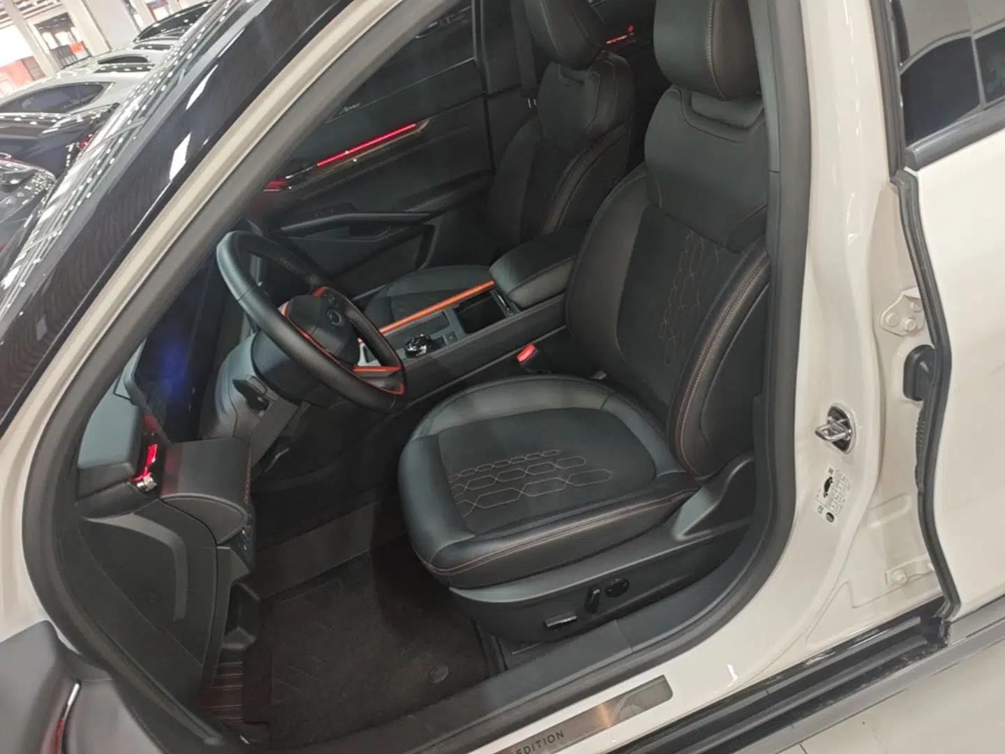 Ford EVOS 2022 EcoBoost 245 First Edition Limited Edition — миниатюра 17