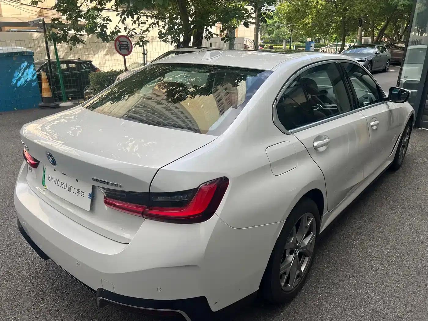 BMW i3 2022 eDrive 35L — миниатюра 3