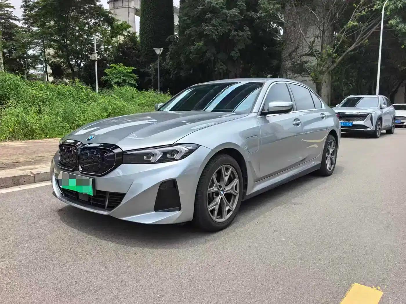 BMW i3 2025 eDrive 35 L — миниатюра 1