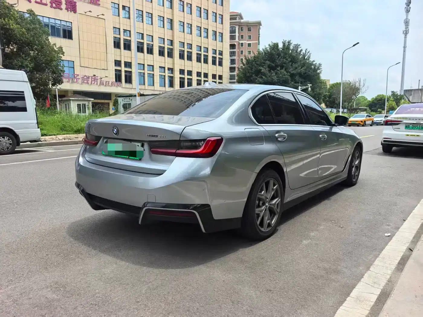 BMW i3 2025 eDrive 35 L — миниатюра 13