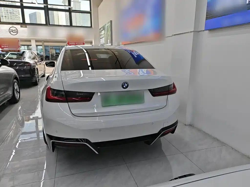 BMW i3 2024 eDrive 35L — миниатюра 12