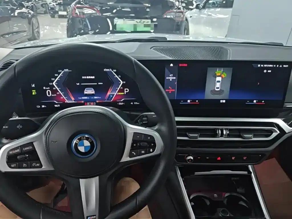 BMW i3 2022 eDrive 35L — миниатюра 10
