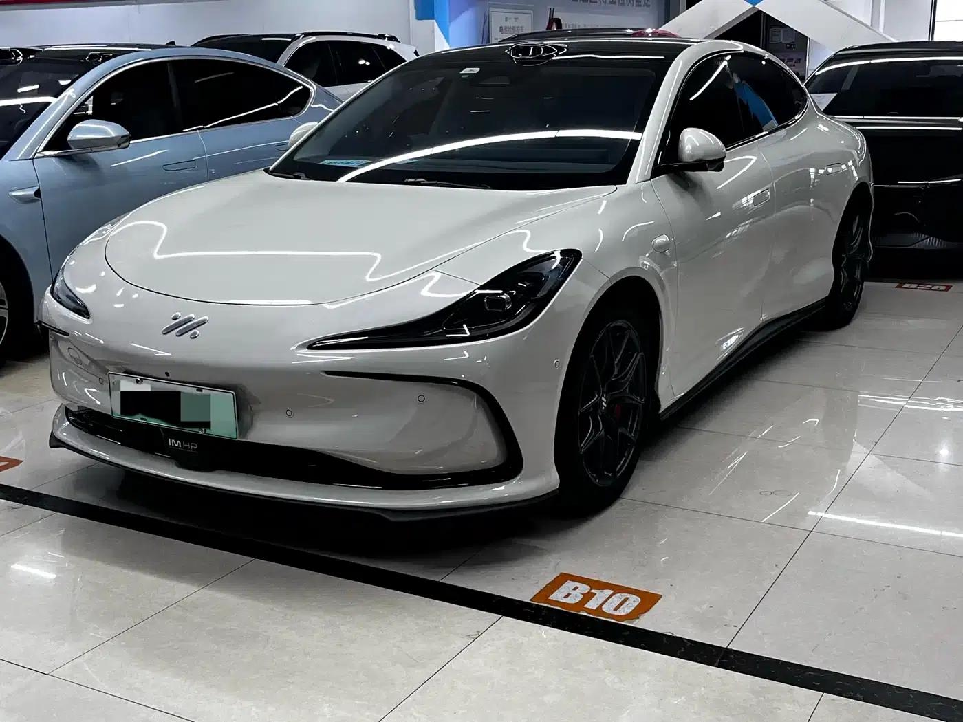 Zhiji L6 2024 Max Standard Edition — миниатюра 1