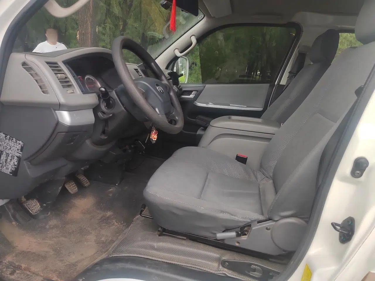 Foton Scenic G7 Foton Fengjing G7 2.0 Manual, Two-Wheel Drive, 6-Seater (Closed Cargo Van) — миниатюра 15
