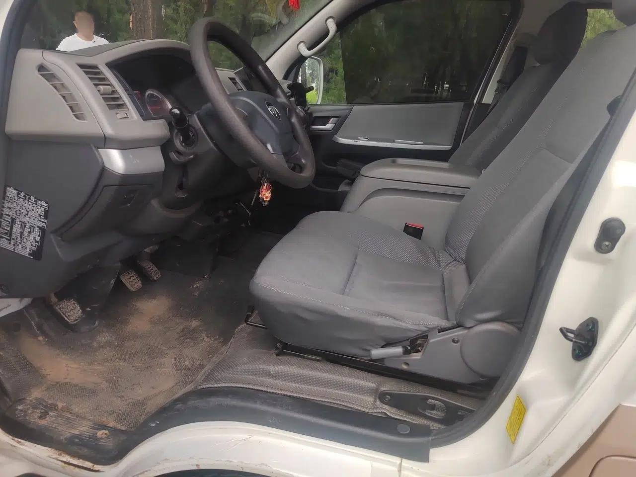Foton Scenic G7 Foton Fengjing G7 2.0 Manual, Two-Wheel Drive, 6-Seater (Closed Cargo Van) — миниатюра 16