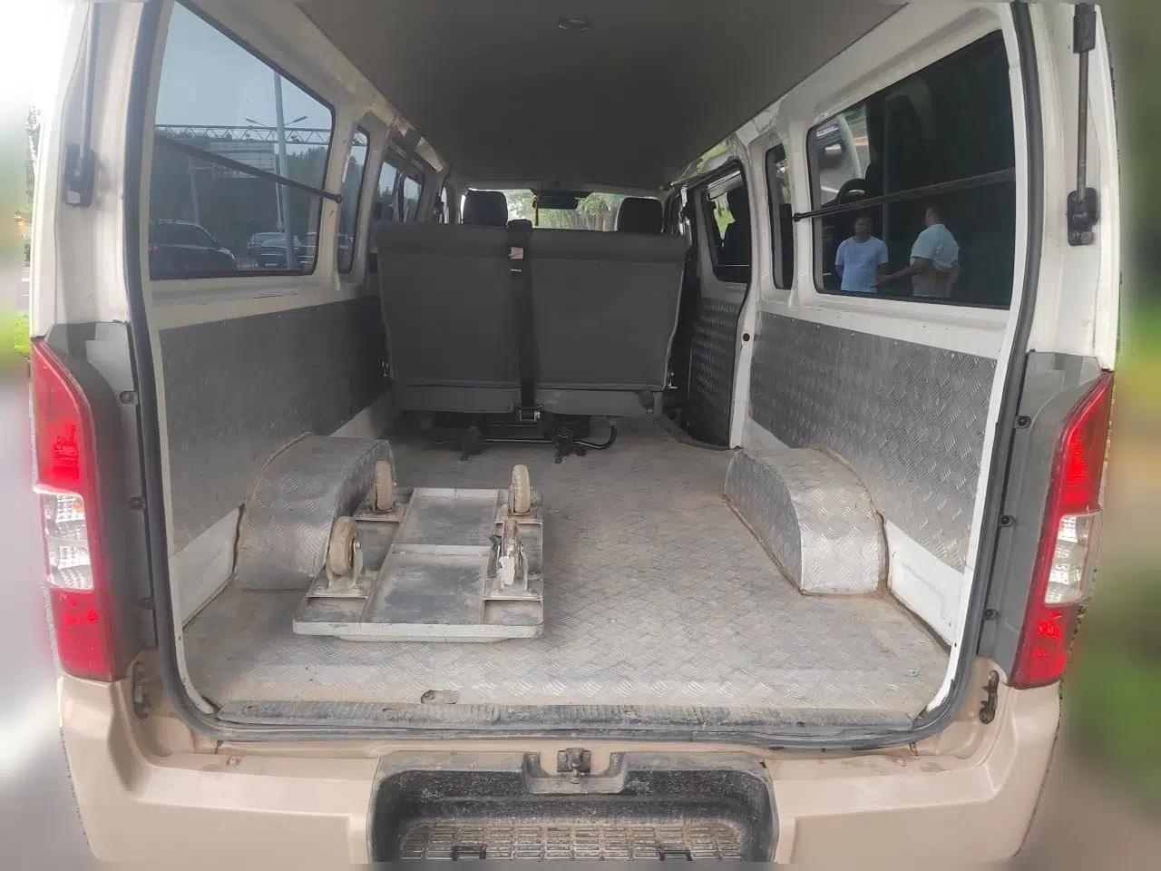 Foton Scenic G7 Foton Fengjing G7 2.0 Manual, Two-Wheel Drive, 6-Seater (Closed Cargo Van) — миниатюра 19